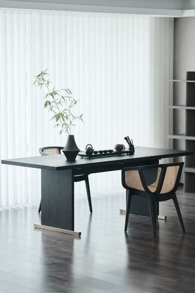 檐下桌 2200 墨骊色、玄武椅 雅黑色 藤编款4 (小文件).webp