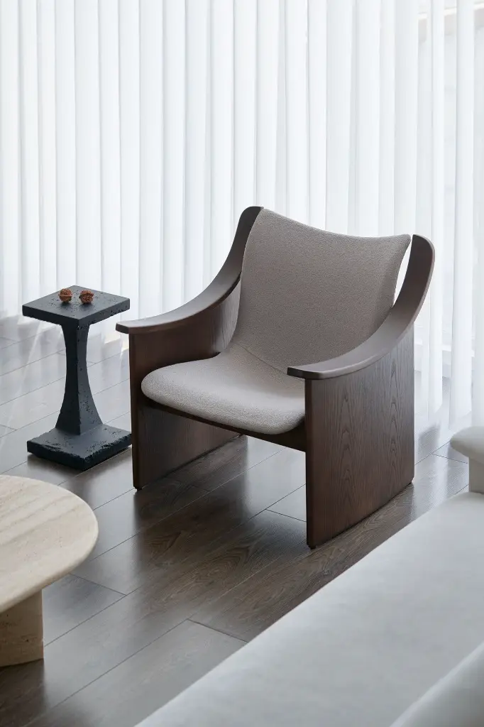 晓园休闲椅 胡桃色 布艺款、鼓墩边几 黑色1.webp