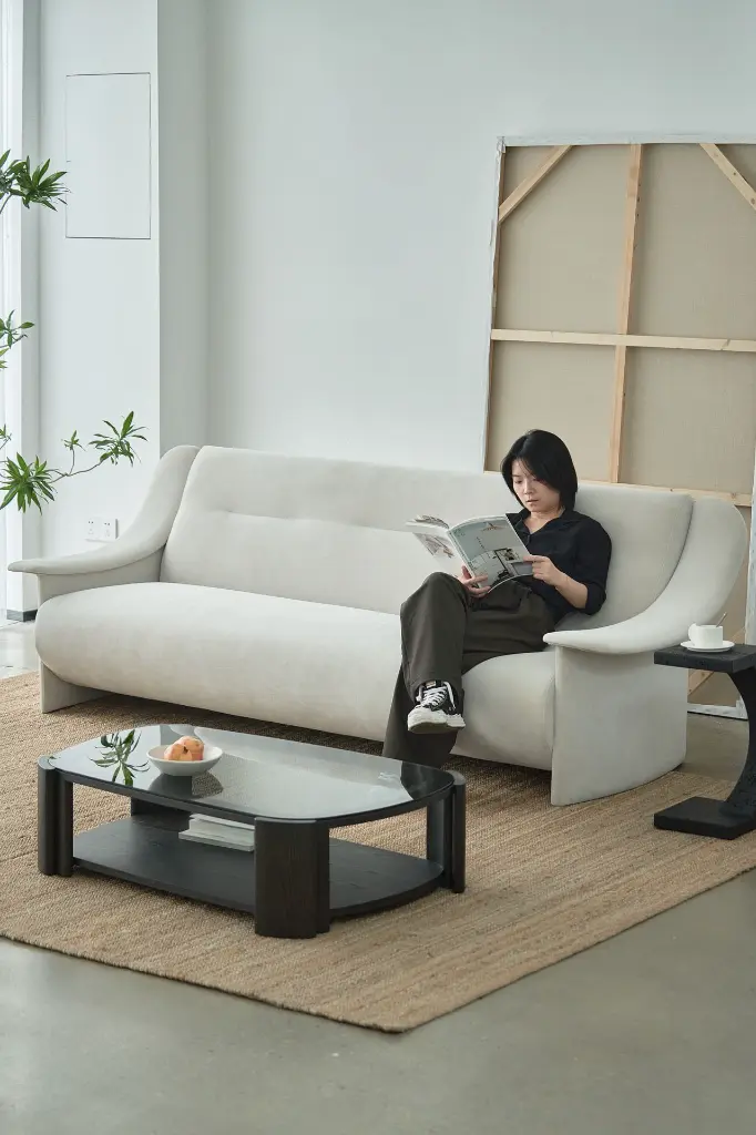 晓园沙发 2200 牡蛎色 皮革、瓦汉茶几 1070 墨骊色 玻璃款5.webp