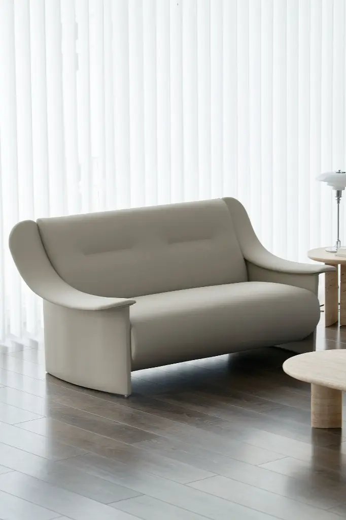 晓园沙发 1680 牡蛎色 皮革.webp