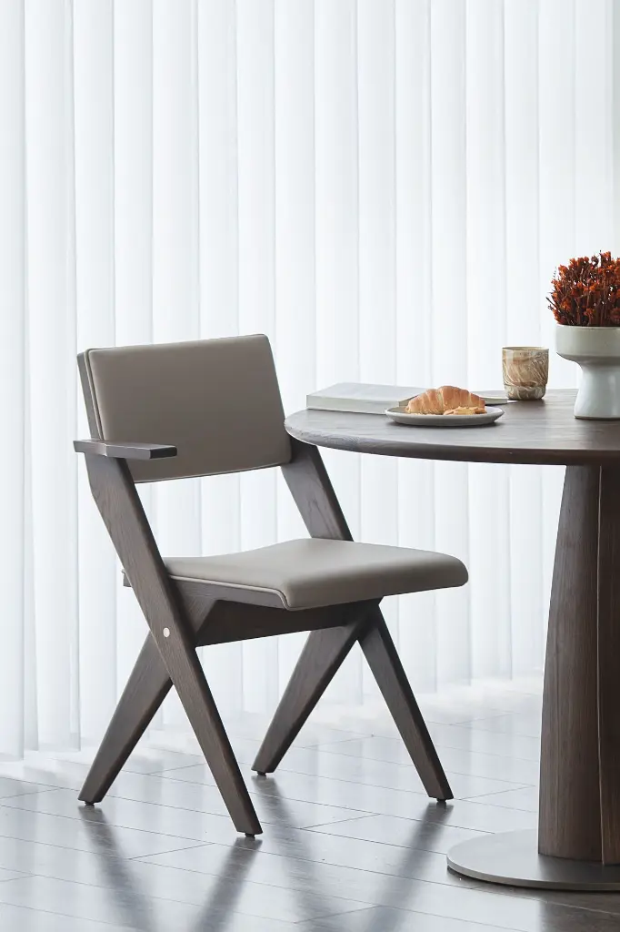 味知椅 胡桃色 皮革7.webp